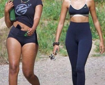 Malia and Sasha Obama party with rapper Drake