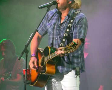 Toby Keith – In Other Words – PhilMusic