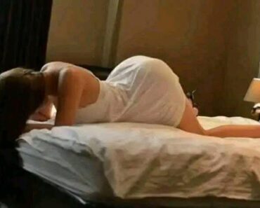 Women get on all fours when a man does this…