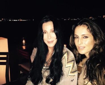HT10. Cher’s Candid Vacation Photos Go Viral: A Conversation on Aging, Beauty, and Confidence See More – Daily News