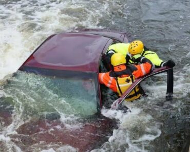 Family found in car in river they were with their m…See details – Amazing