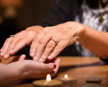 Psychic reveals common signs a loved one is trying to contact you from beyond the grave