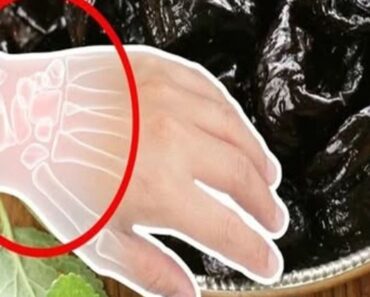 “The ‘K!ng of Calcium Depletion’ – 3 common types of water that make your bones weaker the more you drink. “The ‘K!ng of Calcium Depletion’ – 3 common types of water that make your bones weaker the more you drink.