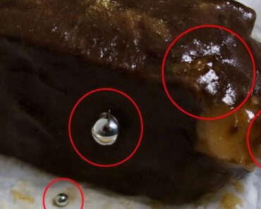 We bought chocolates at the store and found something strange inside: we were surprised when we realized what it was