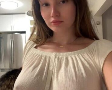 Don’t open this photo… unless you’re ready to witness real beauty! Check the comments – Notebook 2025