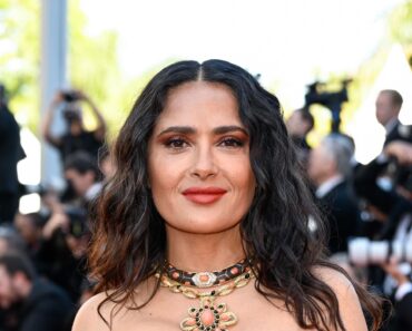 HT13. Salma Hayek, 57, Shows Off More Than She Wanted To Try Not to Gasp.. S2 See more – Daily News HT13. Salma Hayek, 57, Shows Off More Than She Wanted To Try Not to Gasp.. S2 See more – Daily News