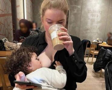 Texas mom breastfeeds ne