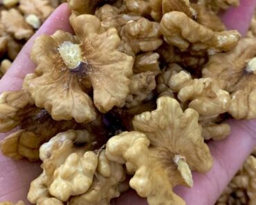 Should You Avoid Eating Walnuts at Night? Here’s What You Need to Know